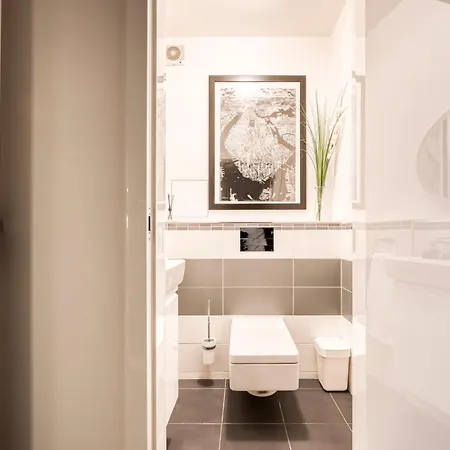 Apartment With Garden In 6 Prague