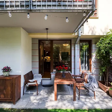 Appartement With Garden In 6 Praag