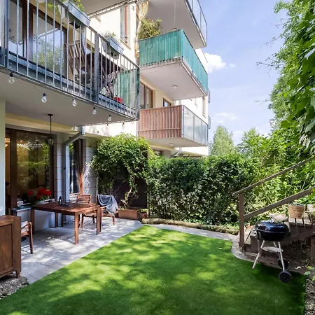 Appartement With Garden In 6 Praag