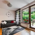 With Garden In 6 Prag