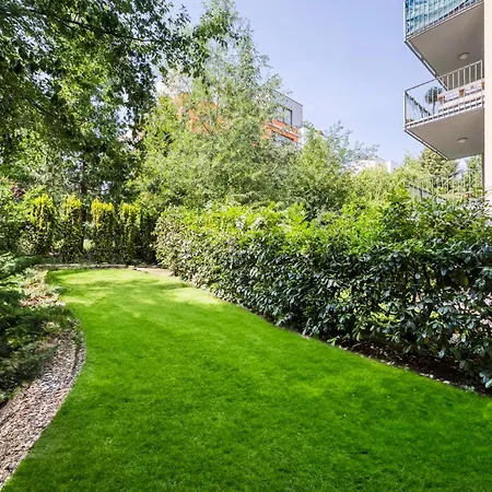 Apartment With Garden In 6 Prague