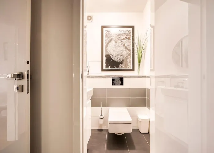Apartment With Garden In 6 Prague